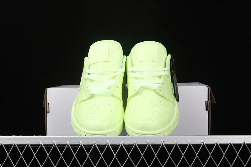All categories Air Jordan Jordan series basketball shoes Air Jordan 1 Low Air Jordan 1 Ret Hi Prem AJ1 Joe 1 lemon yellow starry low-top basketball shoes CJ7891-700